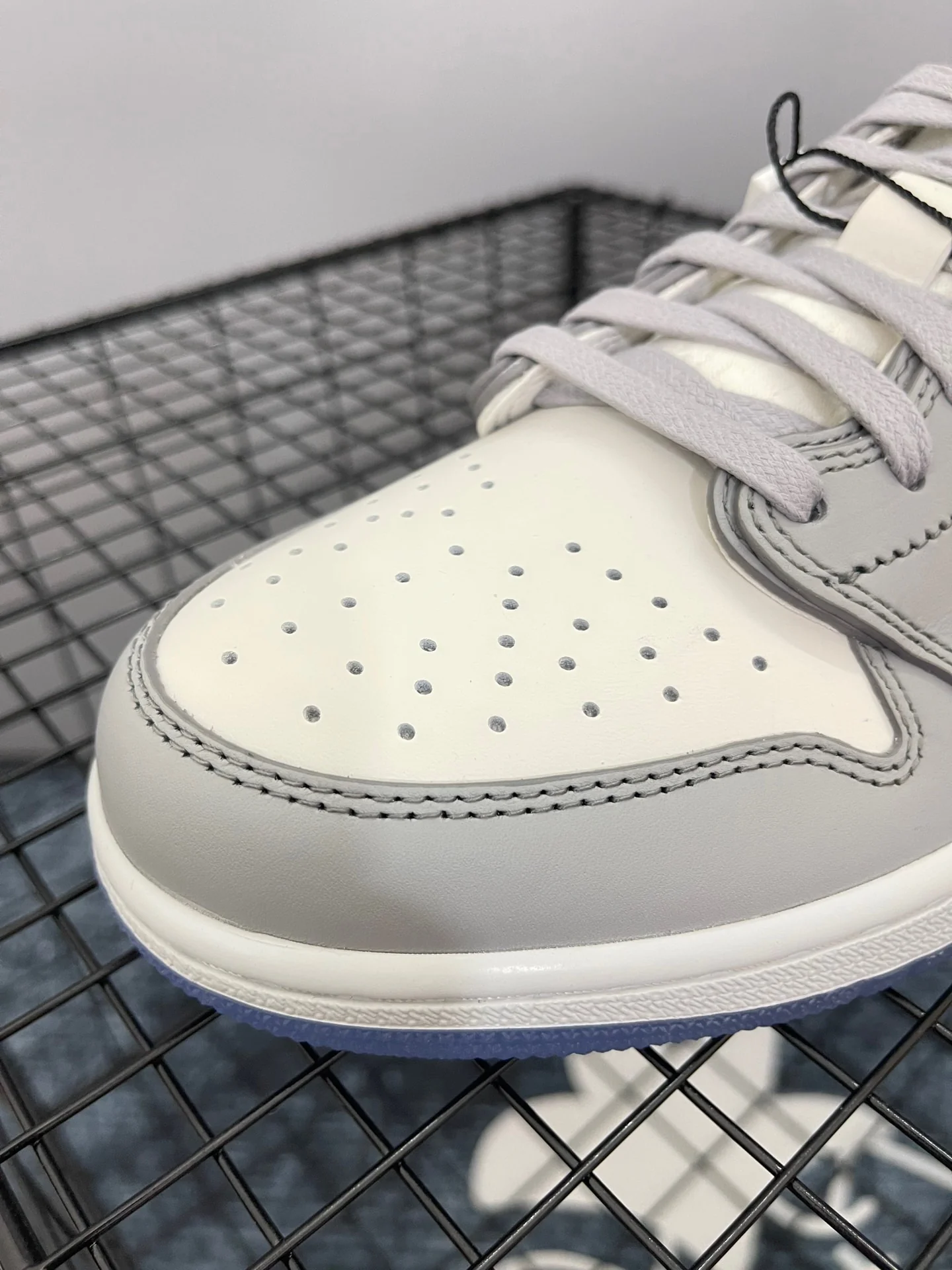 AJ1 Low Dior - Image 7