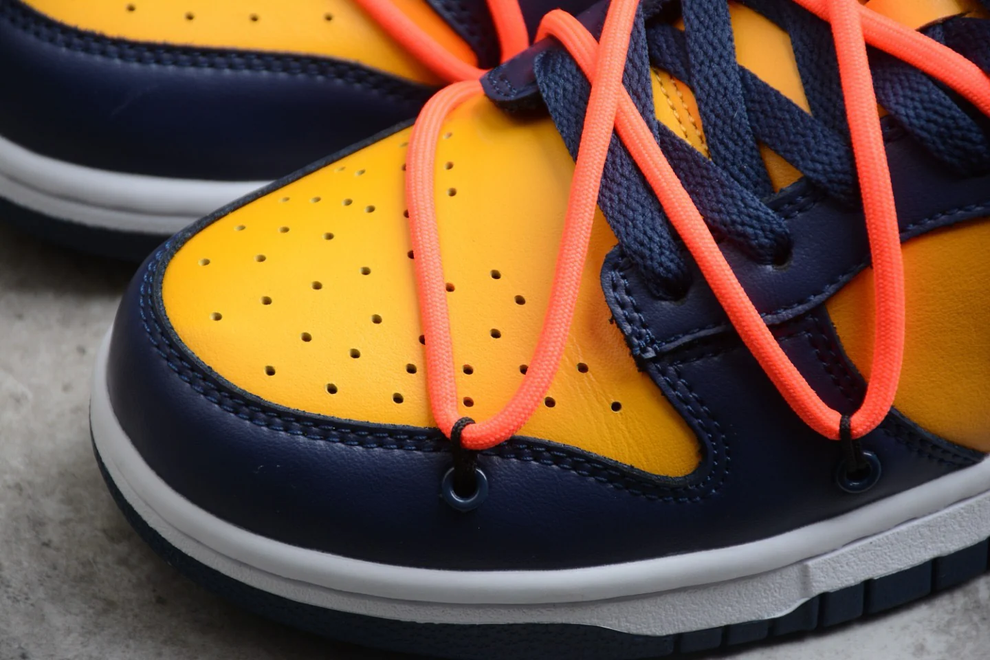 Dunk Low X OW University Gold - Image 9