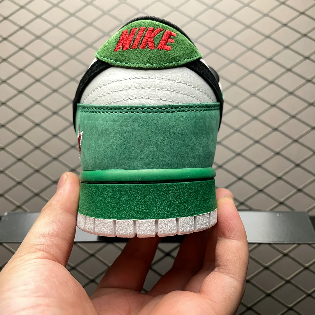 SB Dunk Low Heineken - Image 3