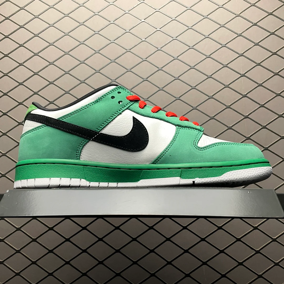 SB Dunk Low Heineken - Image 4