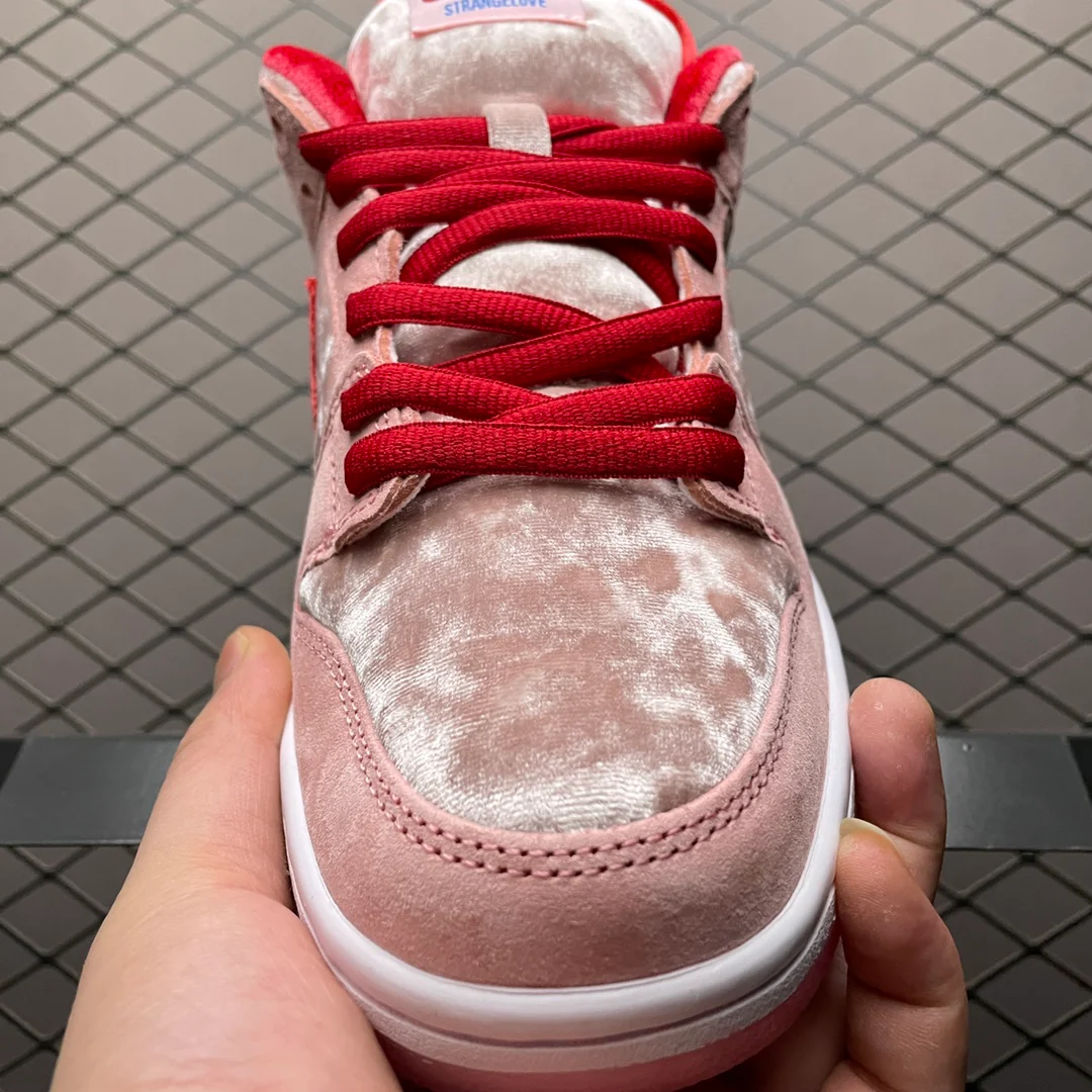 SB Dunk Low StrangeLove Skateboards - Image 10