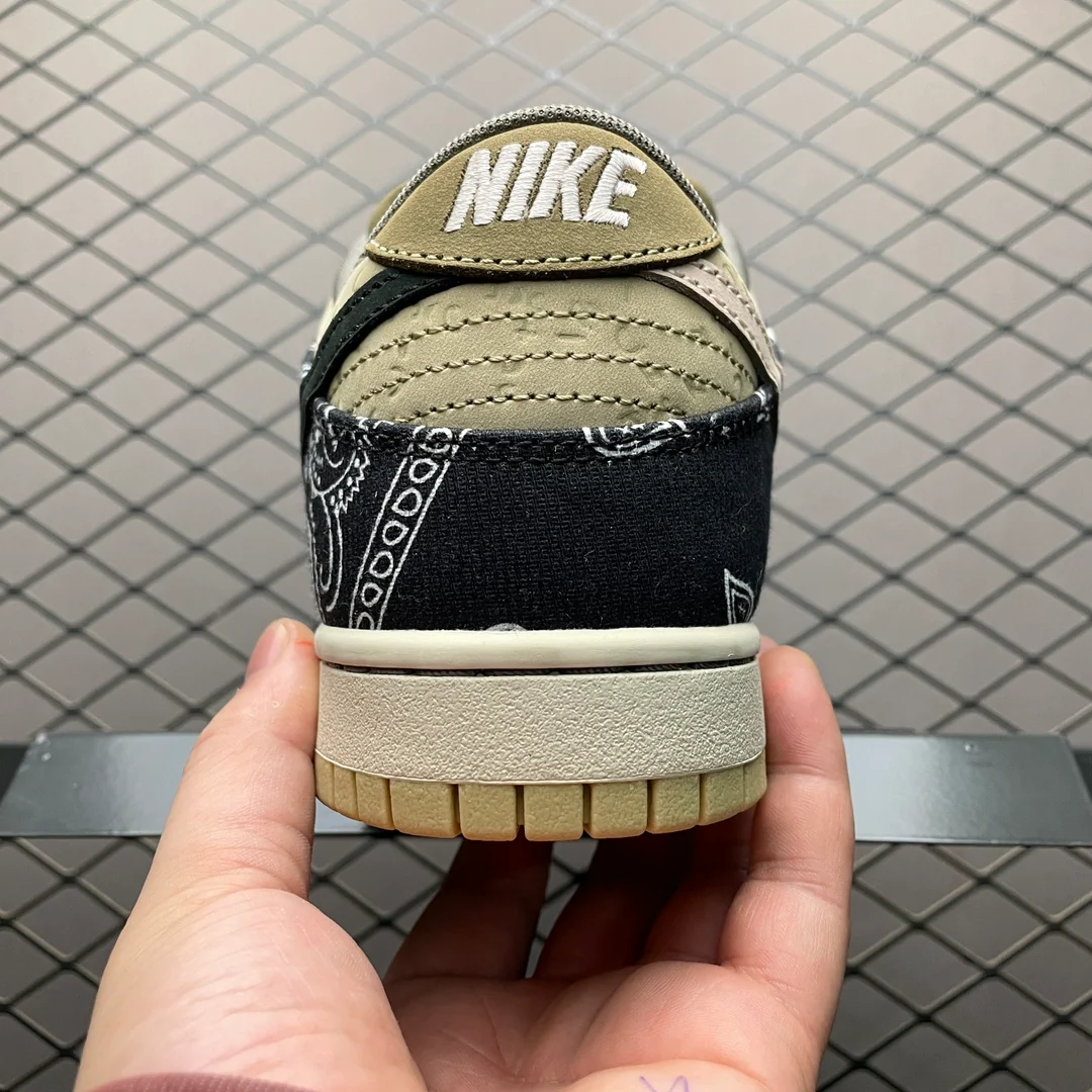 SB Dunk Low Travis Scott Cactus Jack - Image 3