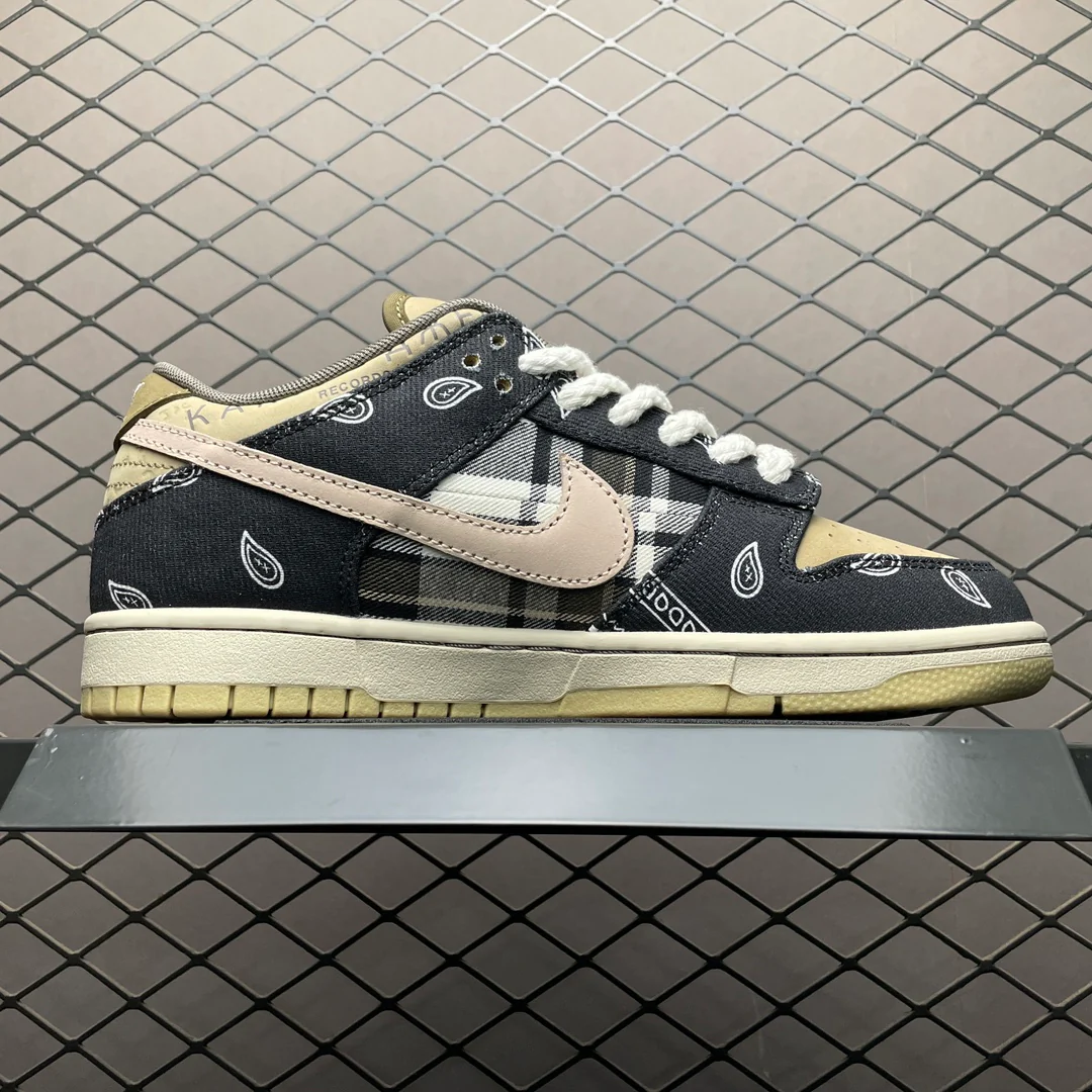 SB Dunk Low Travis Scott Cactus Jack - Image 4