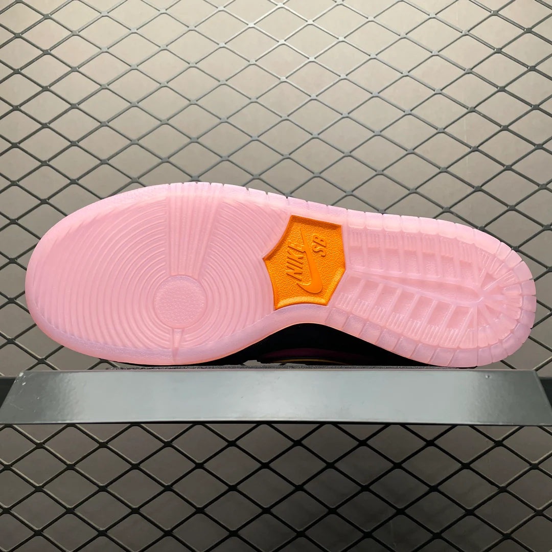 Powerpuff Girls SB Dunk Low "Blossom" - Image 6