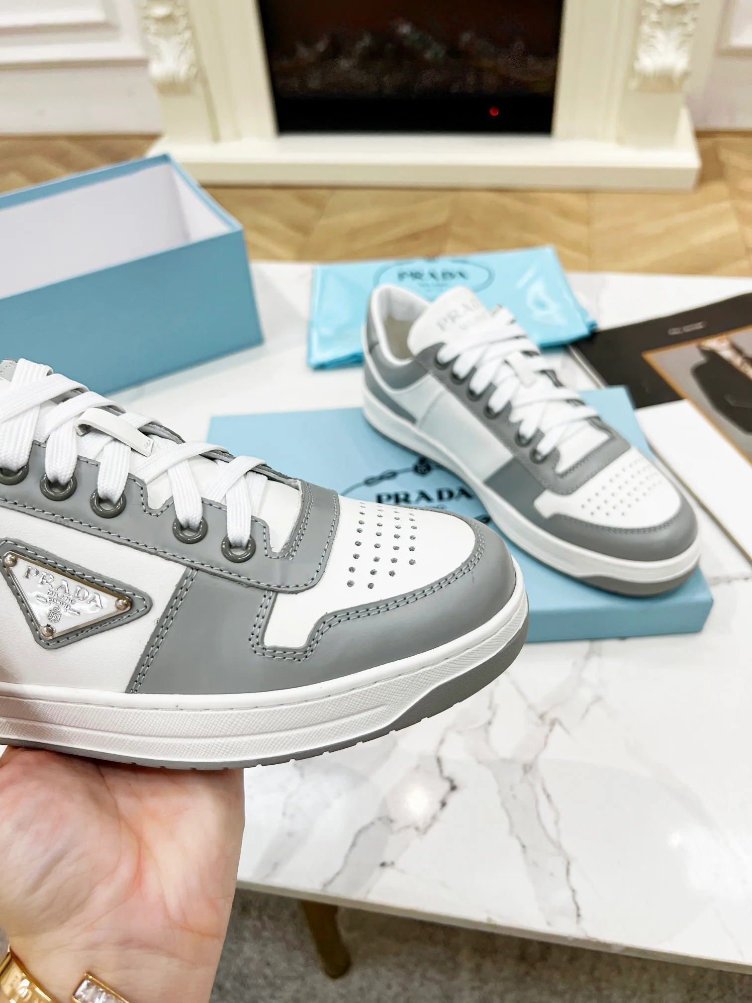 Prada Downtown Grey - Image 9