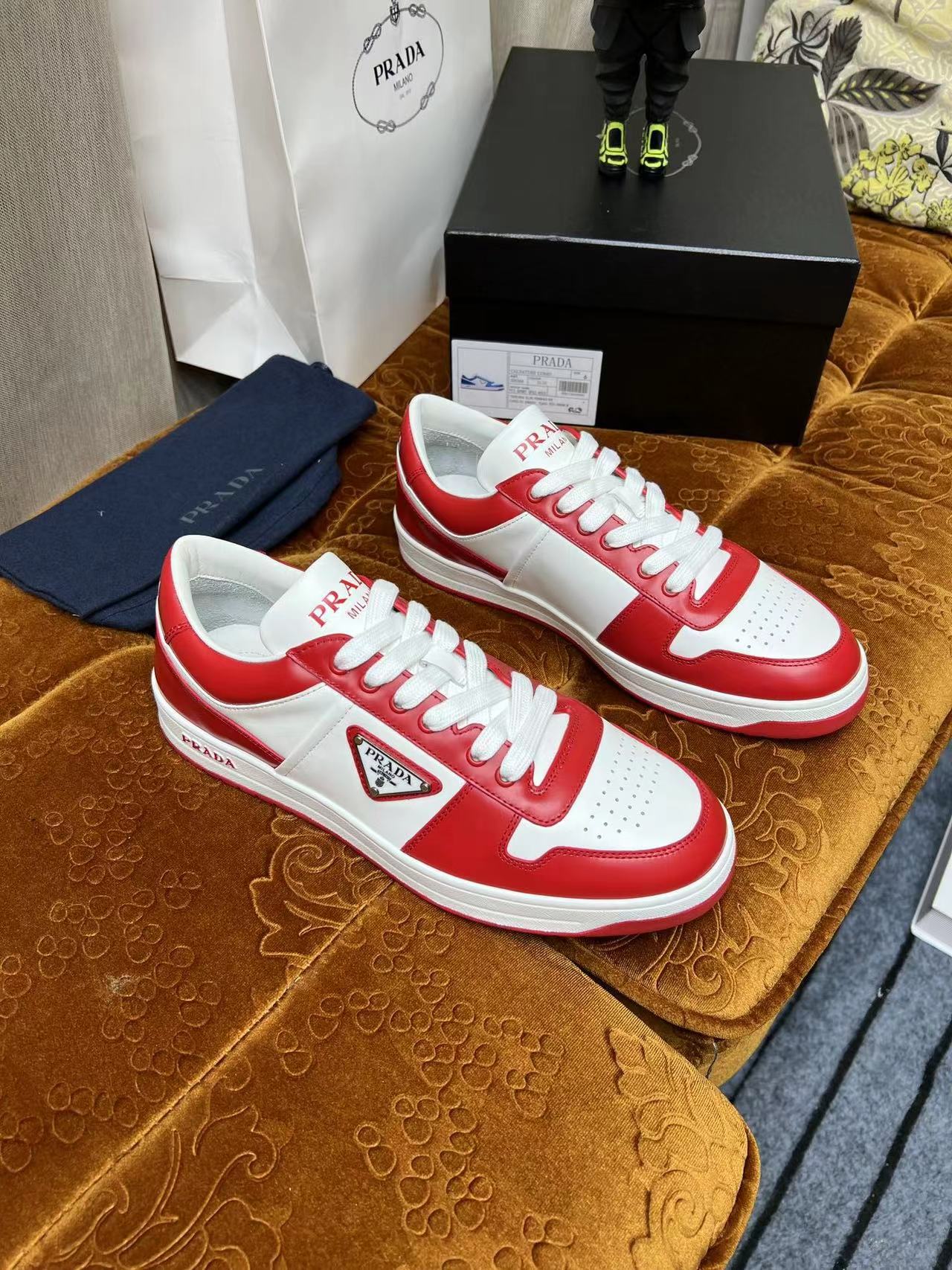 Prada Downtown Red - Image 9