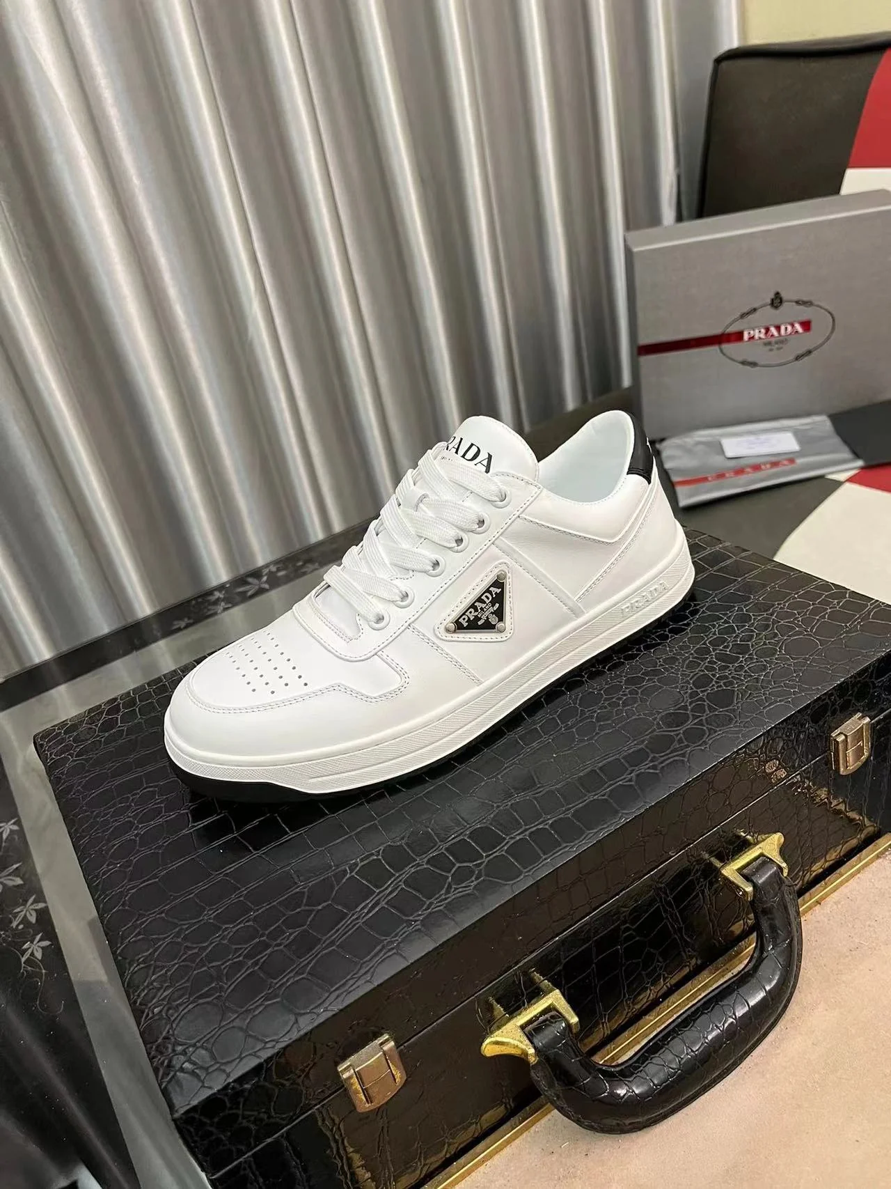 Prada Downtown White/Black - Image 10