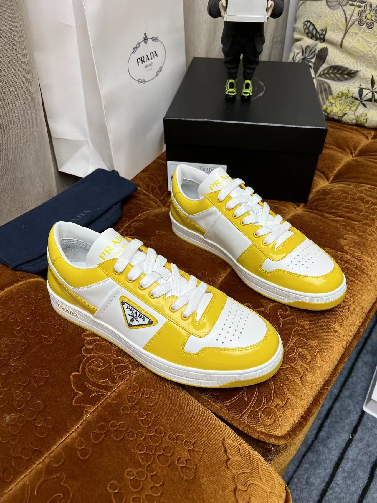 Prada Downtown Yellow - Image 9