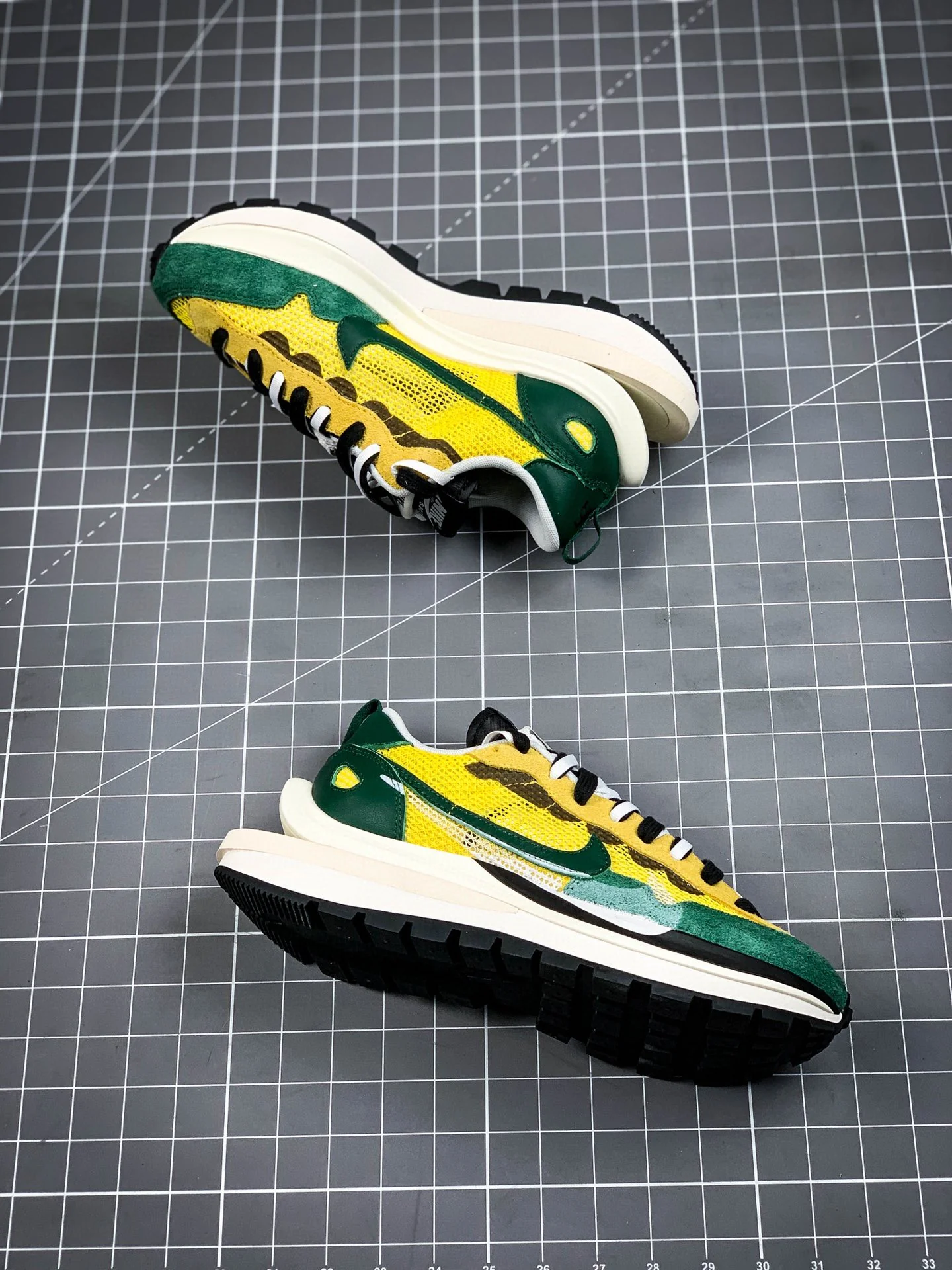Sacai Vapor Waffle Tour Yellow - Image 5