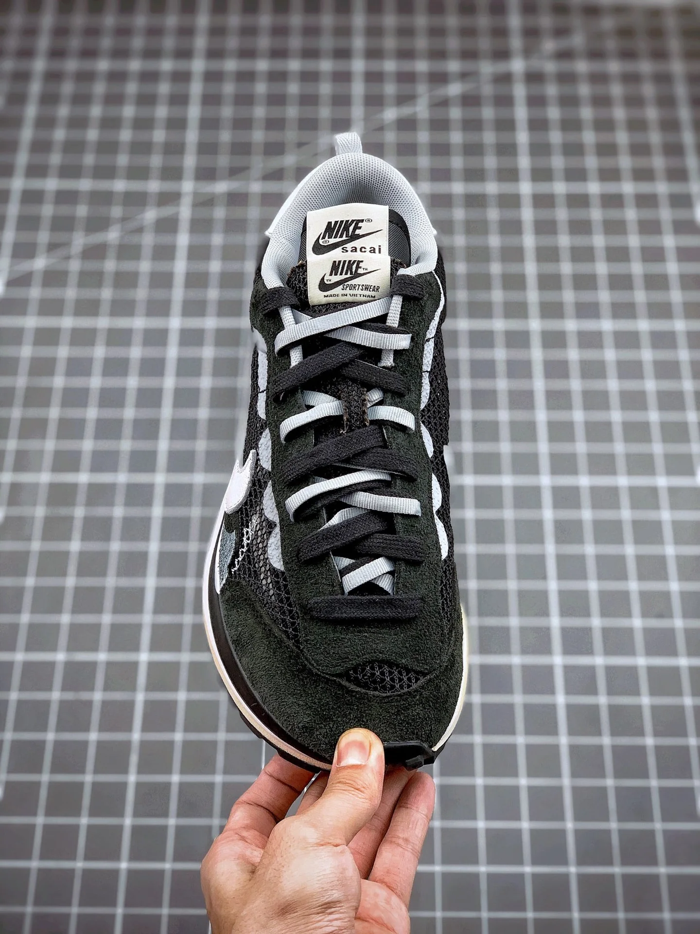 Sacai Vaporwaffle Black White - Image 3
