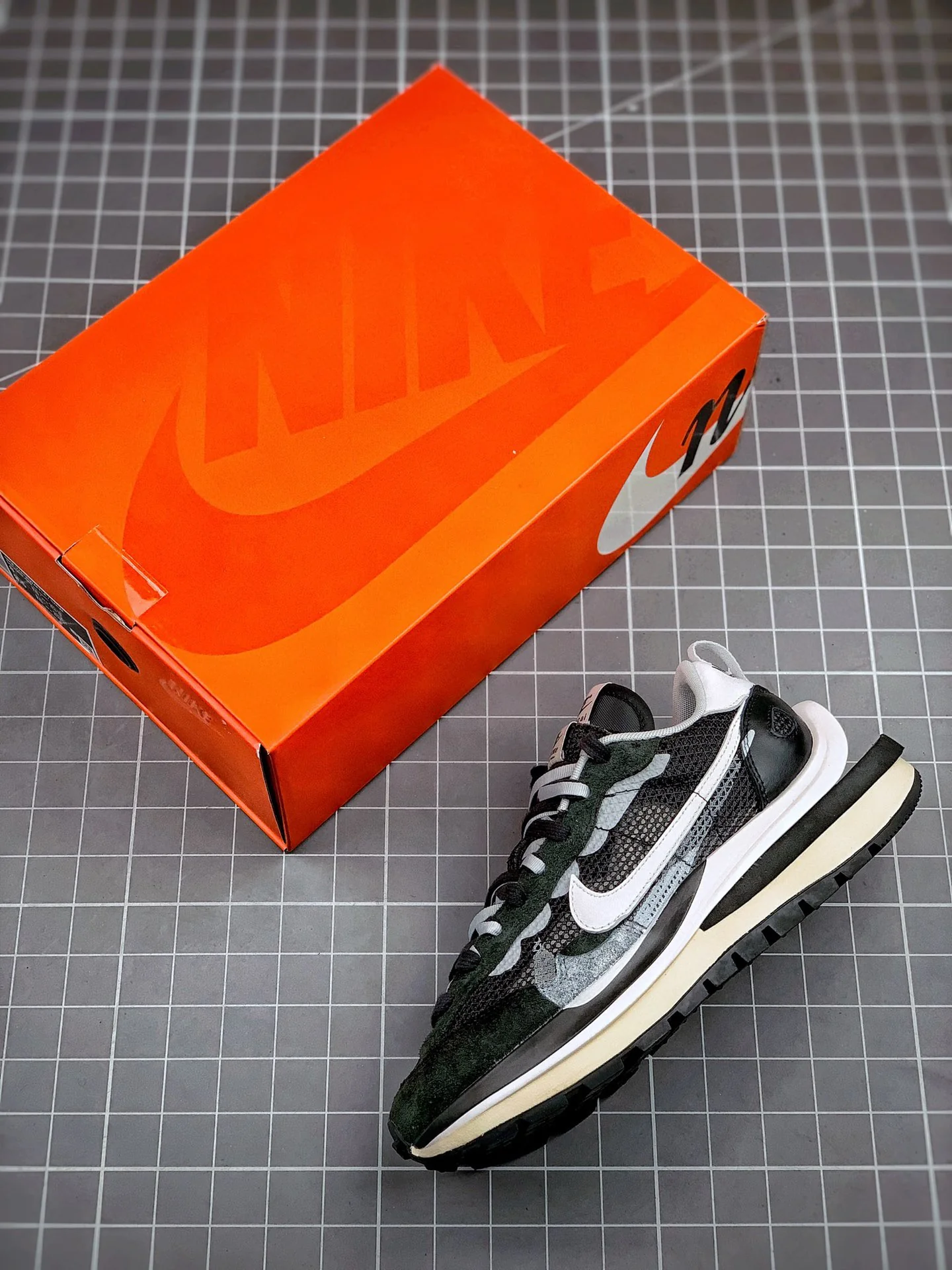 Sacai Vaporwaffle Black White - Image 4