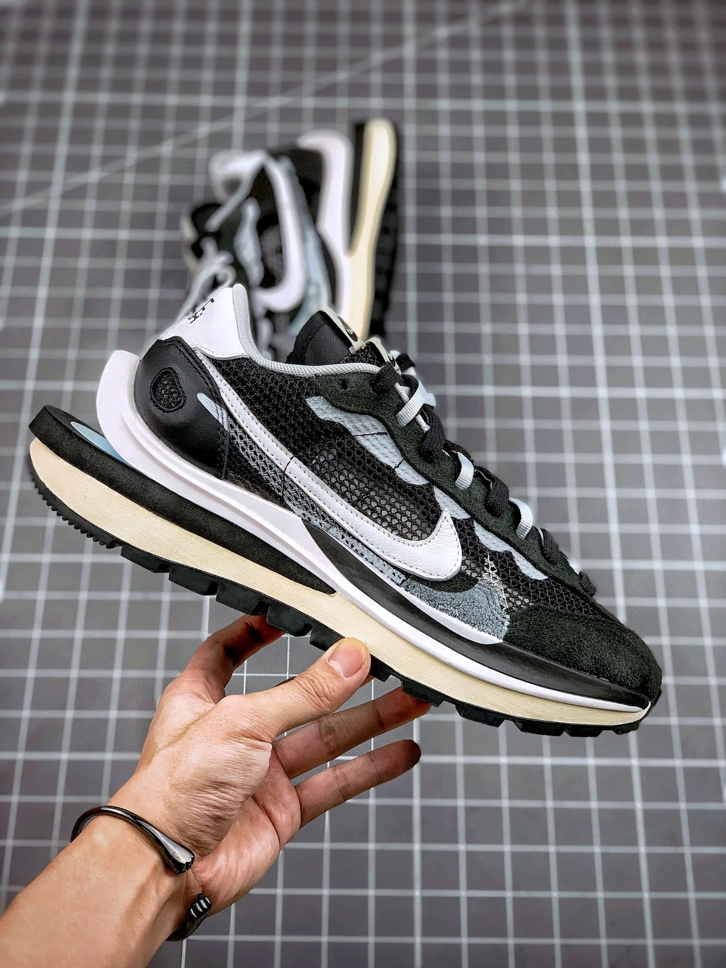 Sacai Vaporwaffle Black White - Image 5