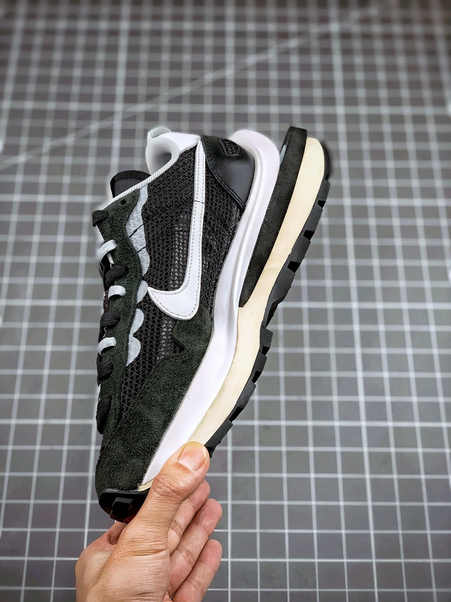 Sacai Vaporwaffle Black White - Image 6