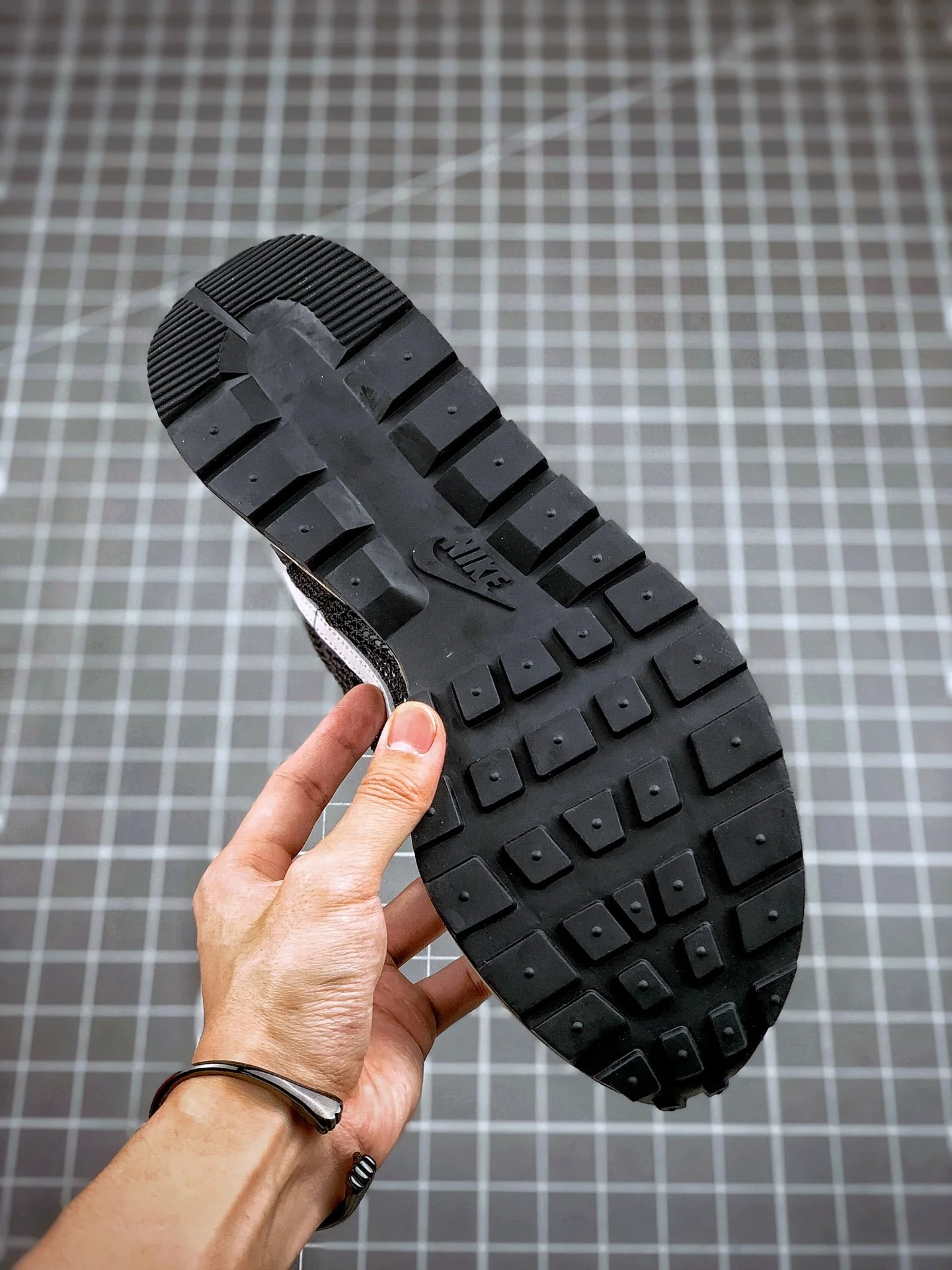Sacai Vaporwaffle Black White - Image 7