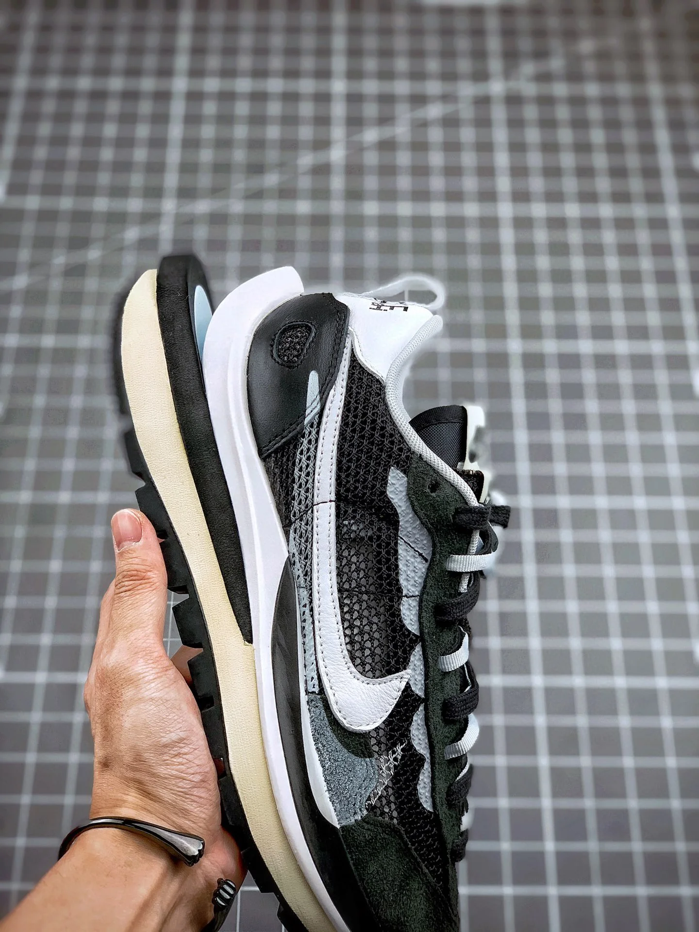 Sacai Vaporwaffle Black White - Image 8