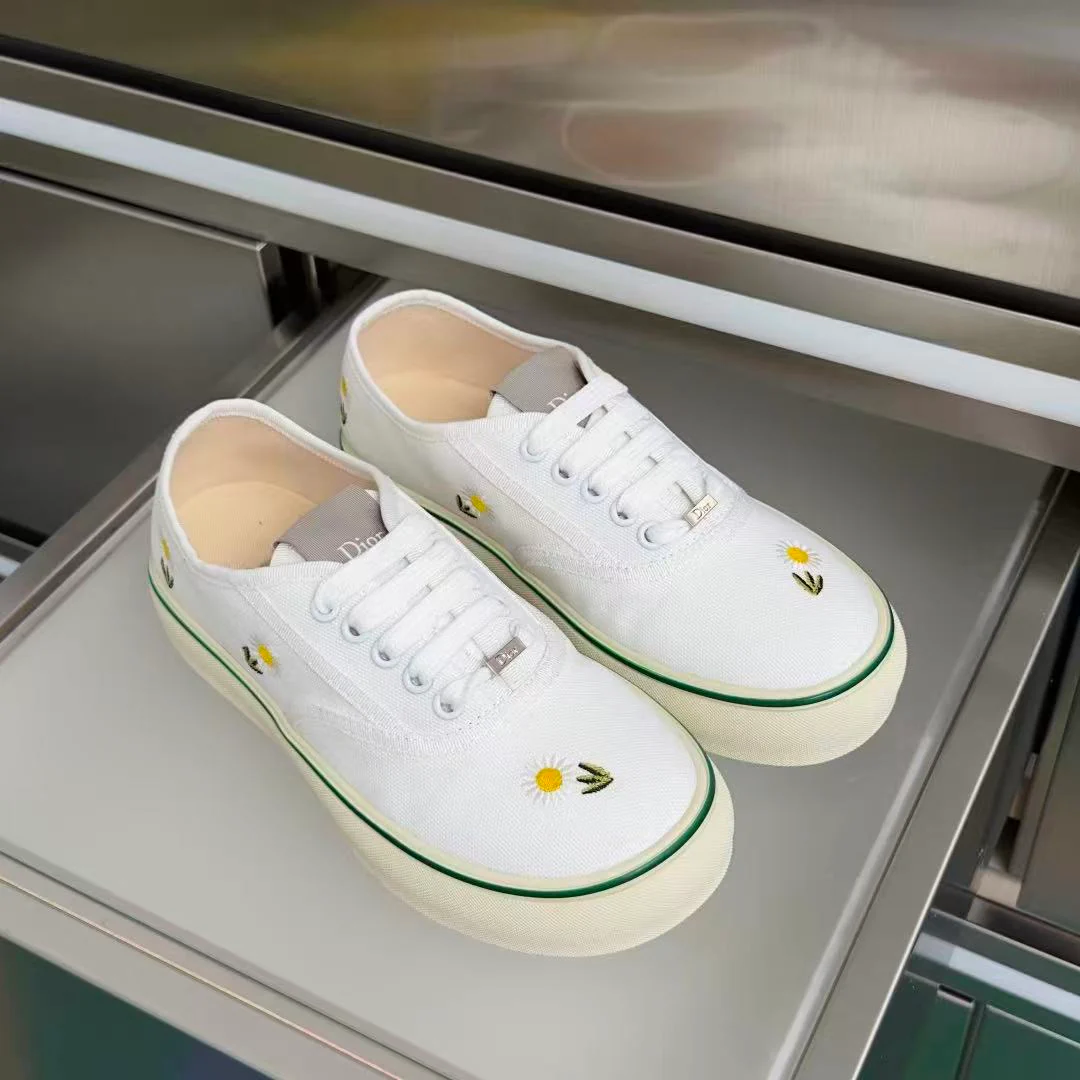 Saltwind Sneaker Daisy Motif on White Cotton - Image 2