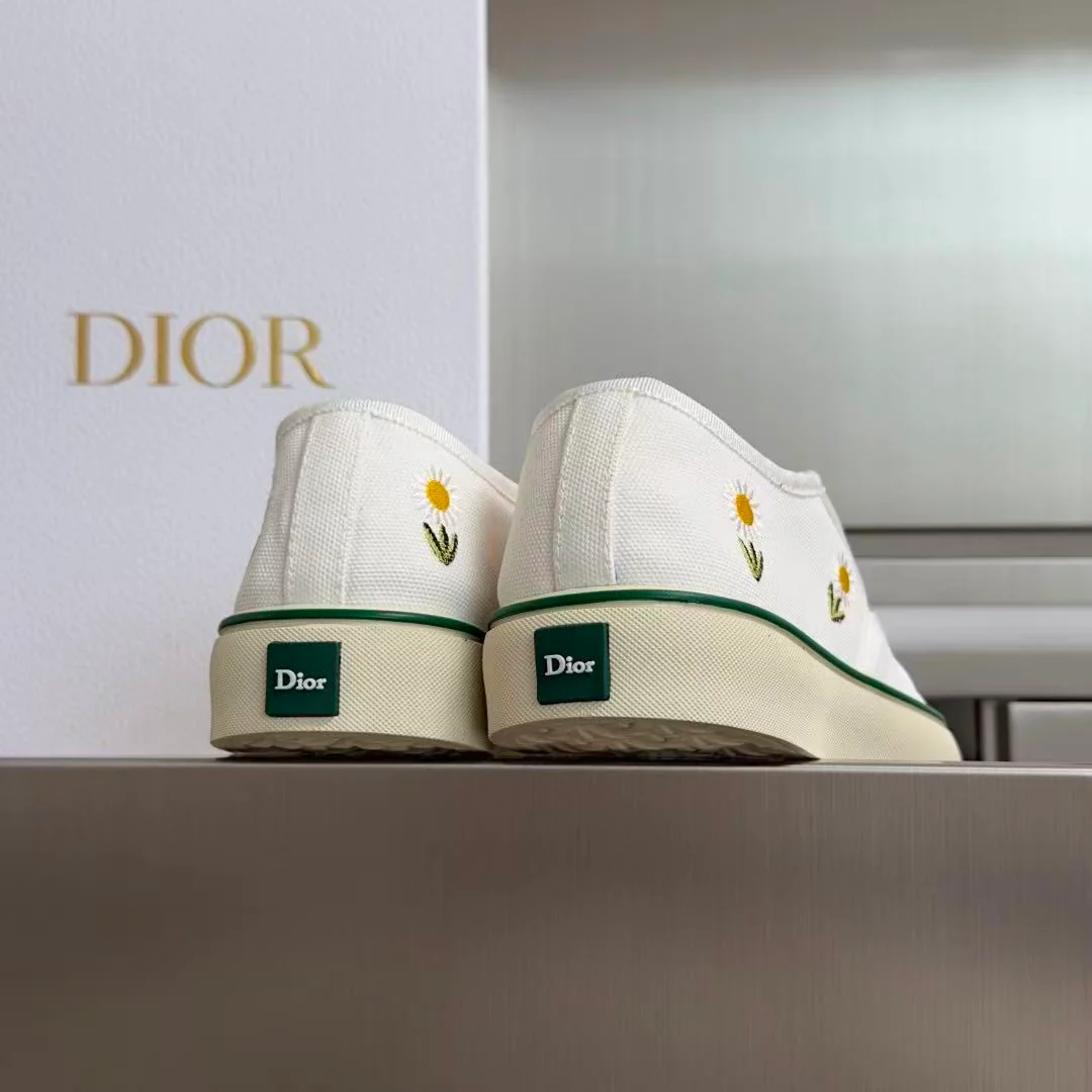 Saltwind Sneaker Daisy Motif on White Cotton - Image 6