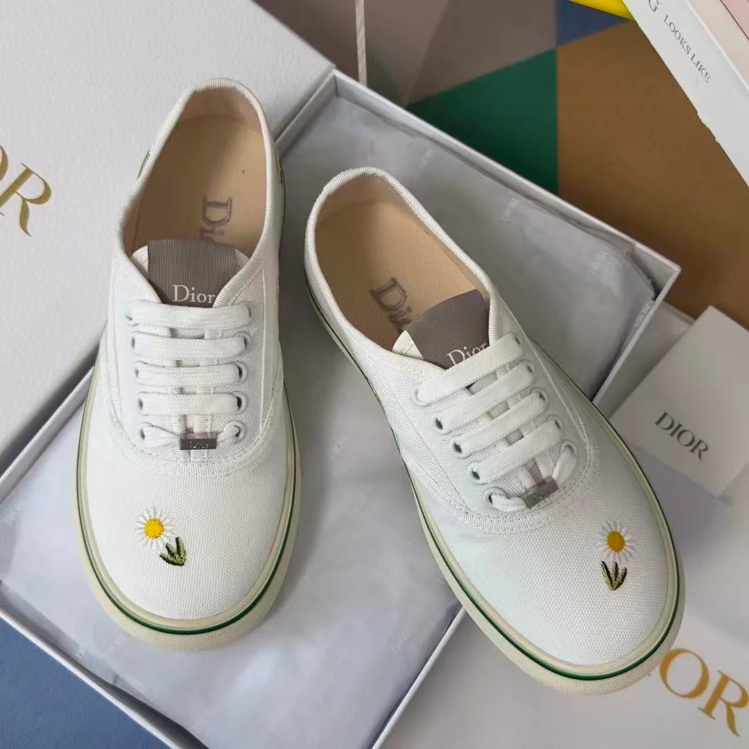 Saltwind Sneaker Daisy Motif on White Cotton - Image 9