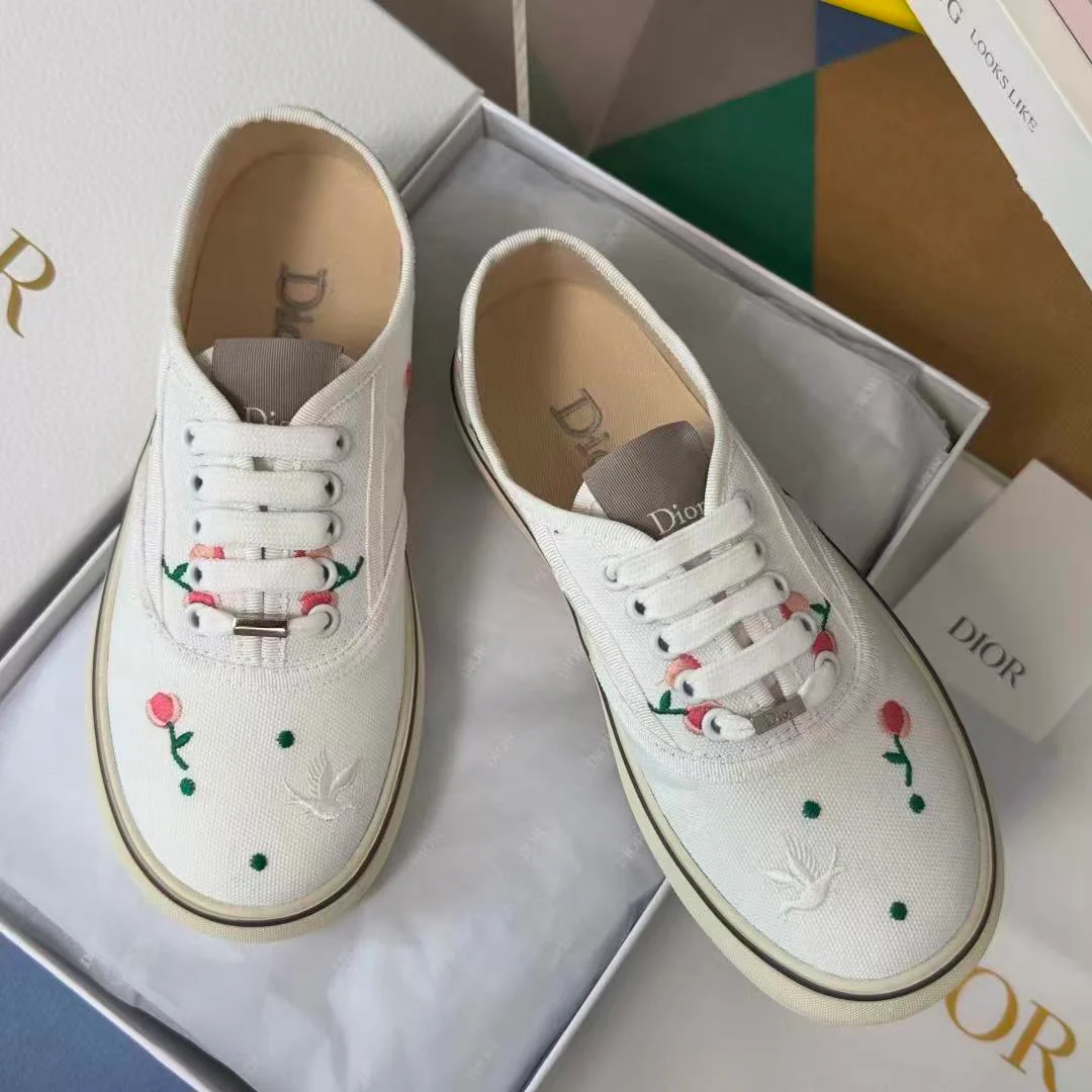 Saltwind Sneaker Doves & Roses Motif on White Cotton - Image 2