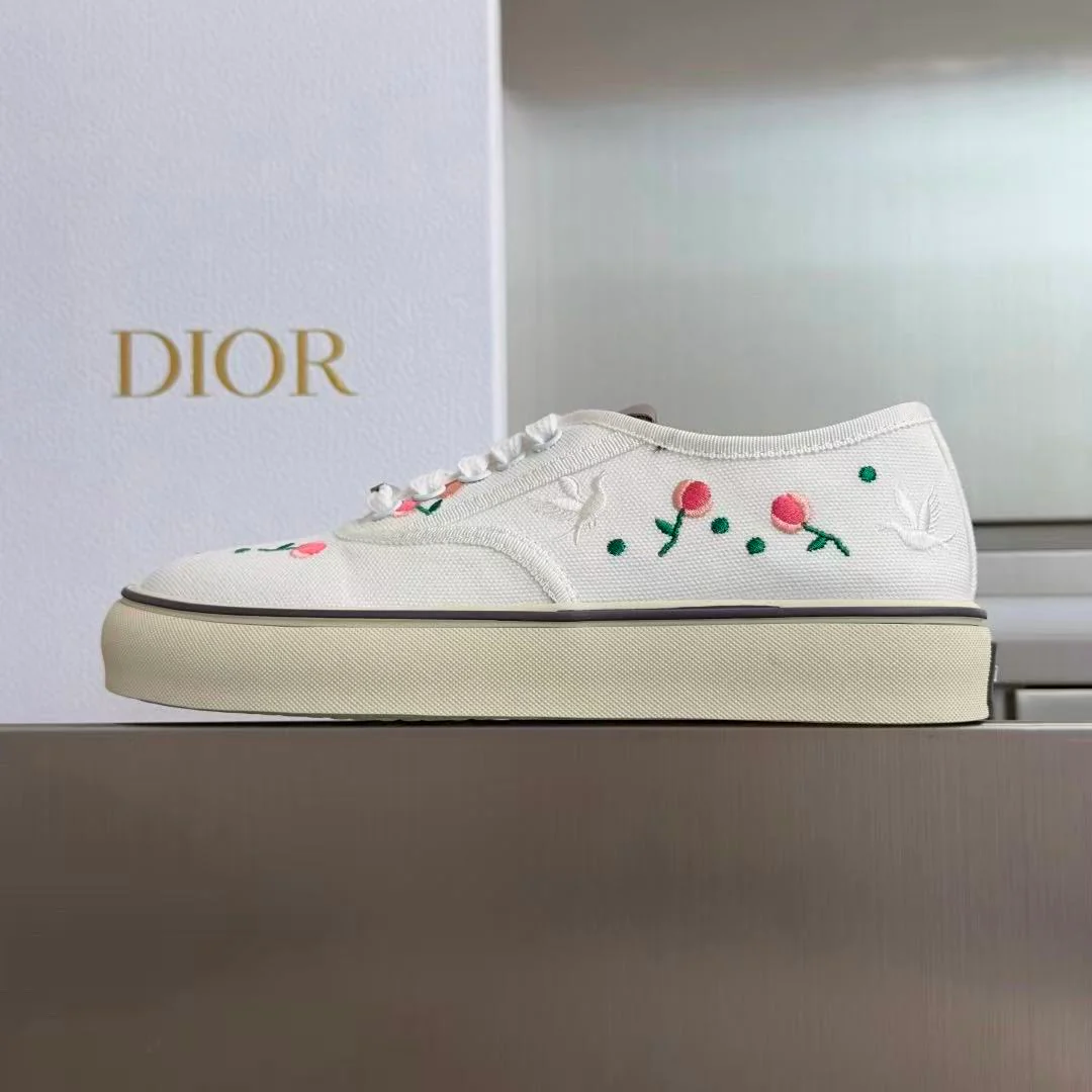 Saltwind Sneaker Doves & Roses Motif on White Cotton - Image 4