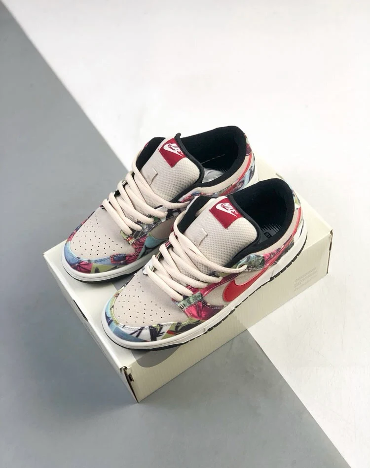 SB Dunk Low Paris - Image 3