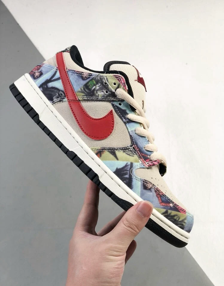 SB Dunk Low Paris - Image 5
