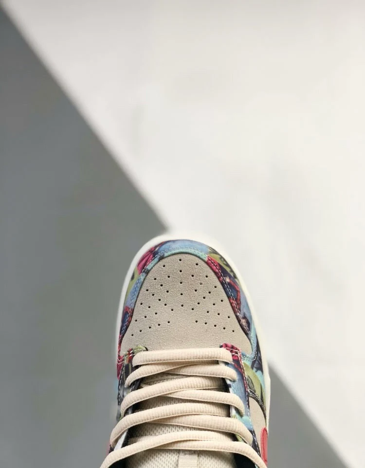 SB Dunk Low Paris - Image 8