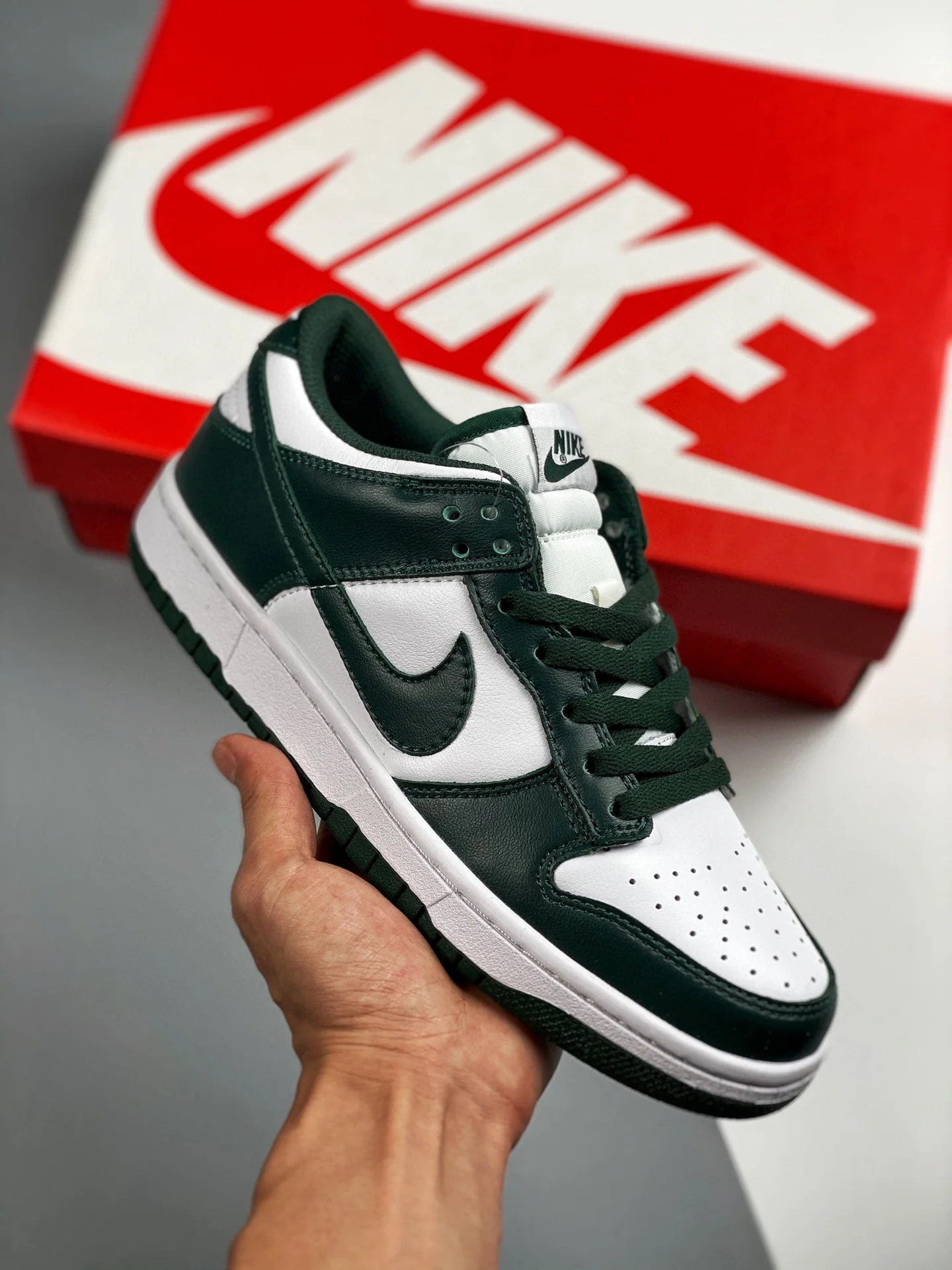 SB Dunk Spartan Green - Image 2