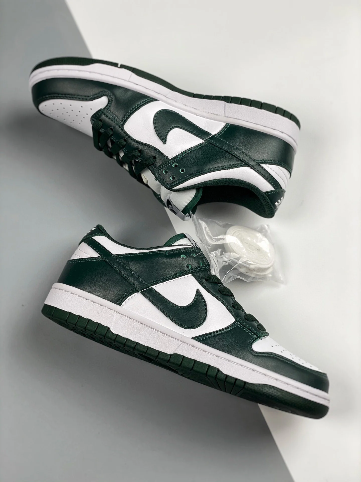 SB Dunk Spartan Green - Image 5