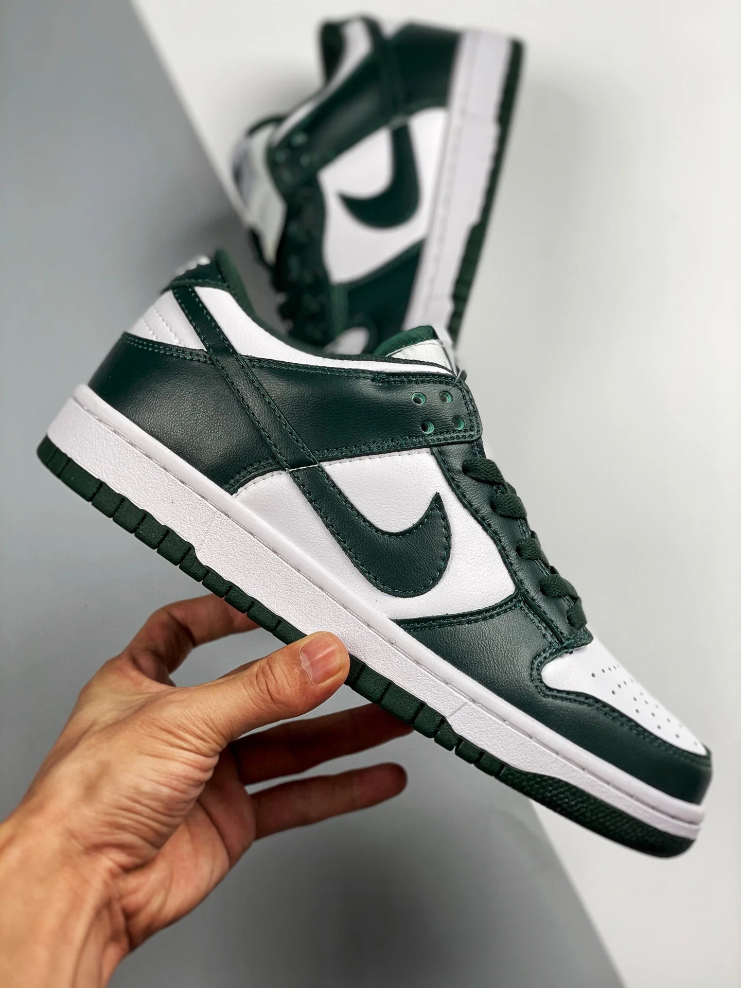 SB Dunk Spartan Green - Image 6