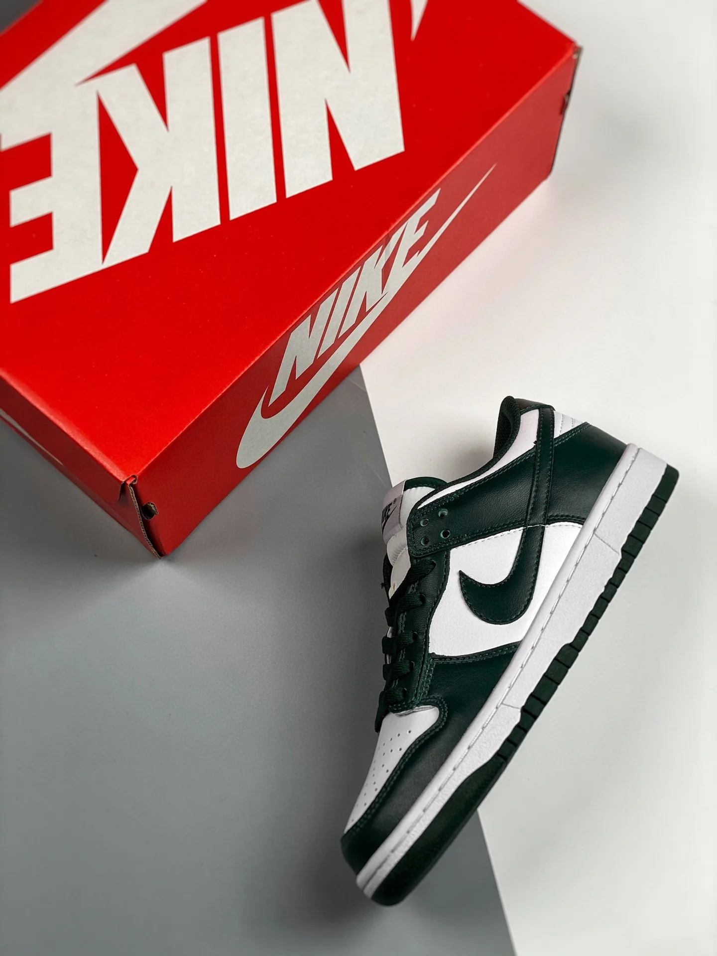 SB Dunk Spartan Green - Image 7