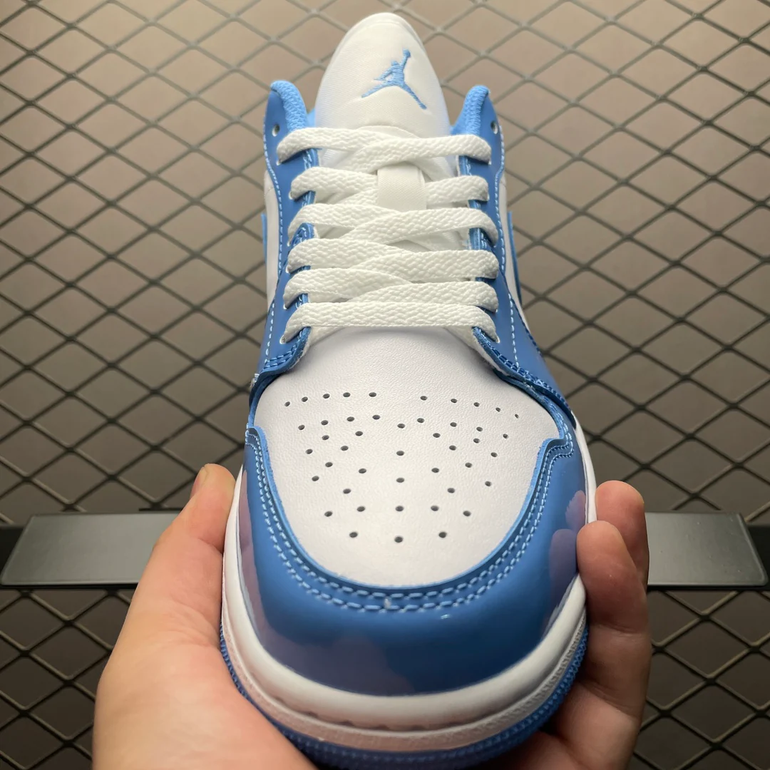 SB Dunk UNC - Image 10