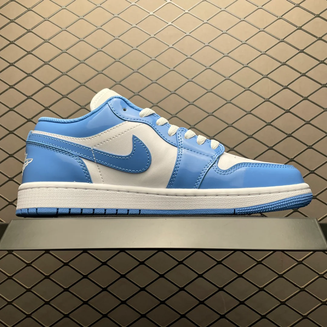 SB Dunk UNC - Image 4