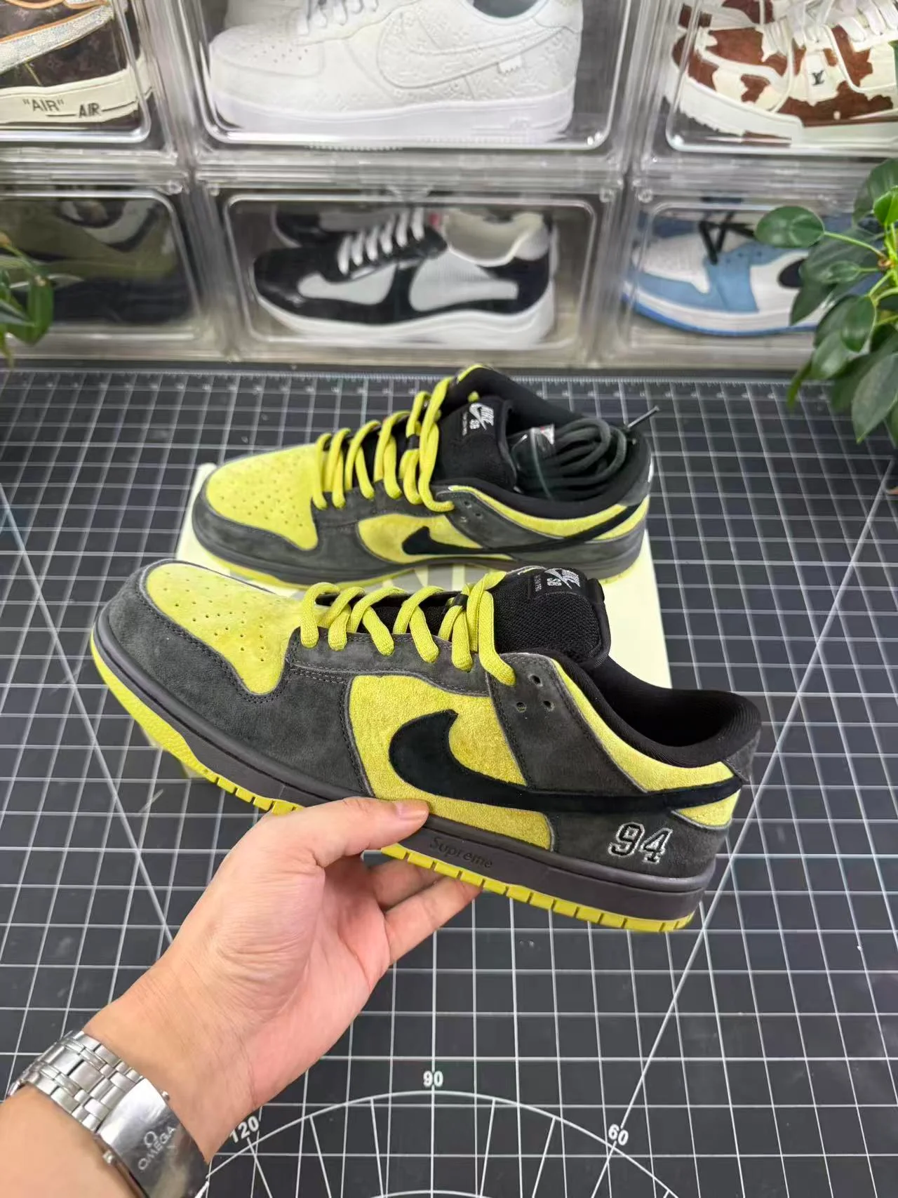 SB Dunk X Supreme Camper Green (2025) - Image 2