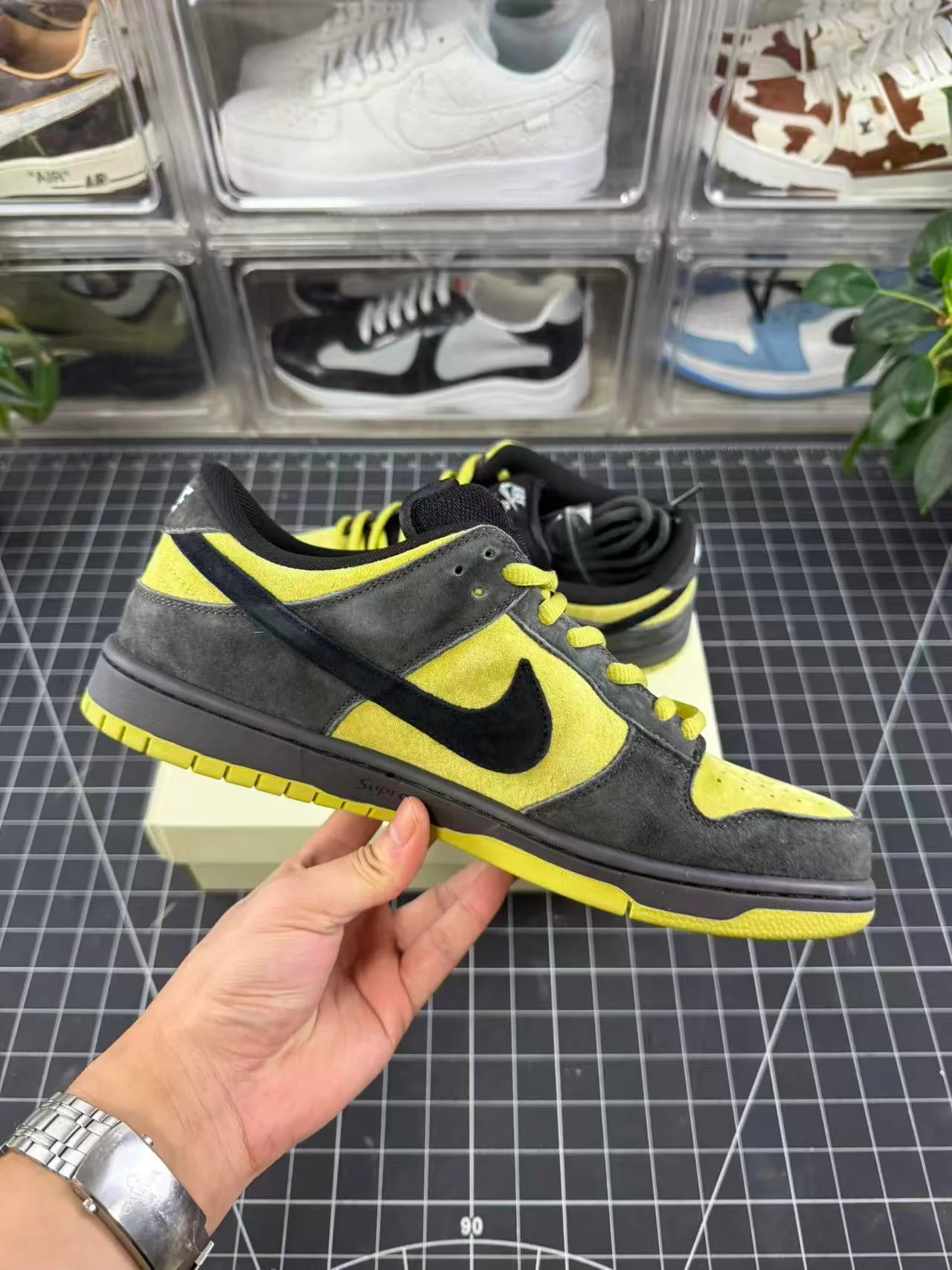 SB Dunk X Supreme Camper Green (2025) - Image 3