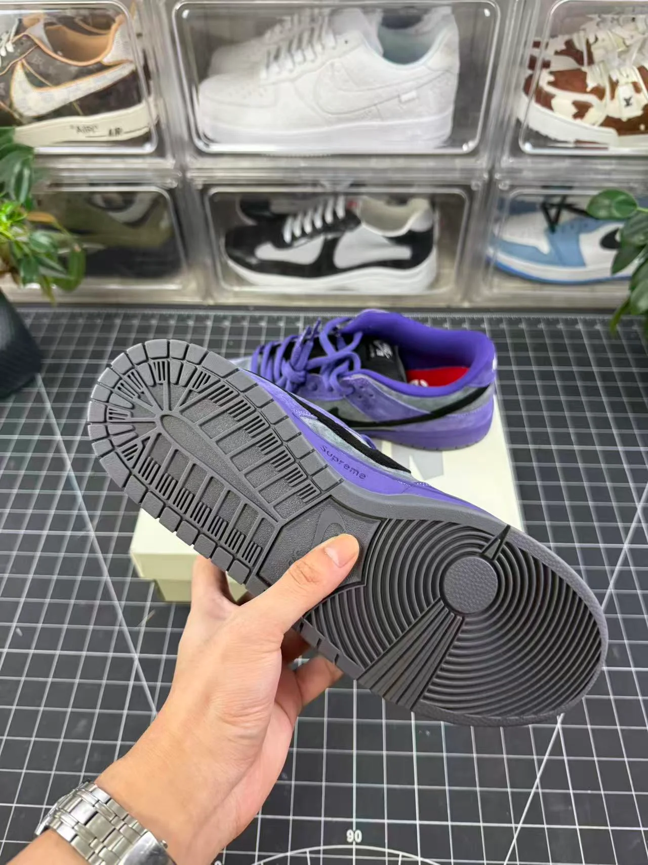 SB Dunk X Supreme Ink (2025) - Image 5