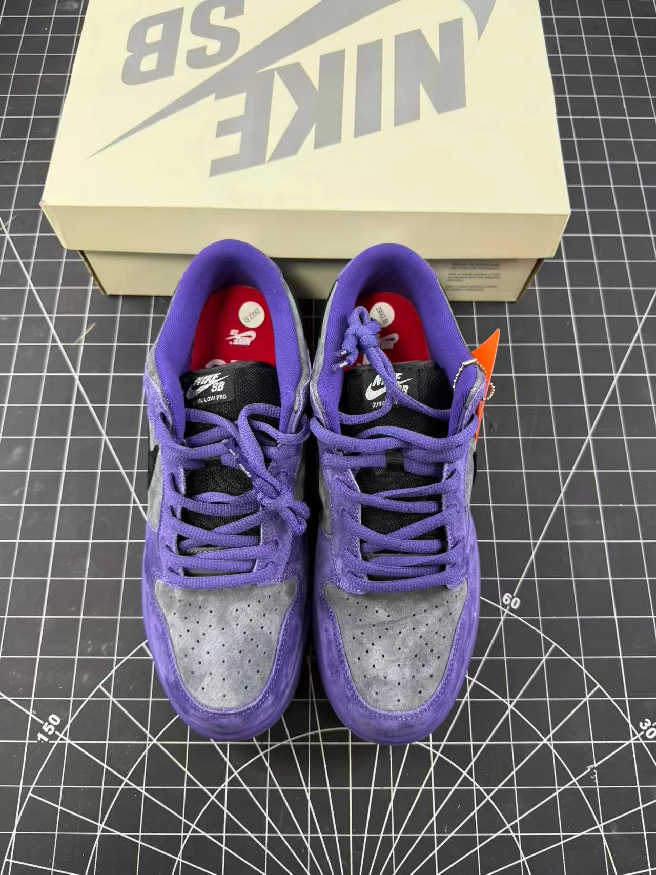 SB Dunk X Supreme Ink (2025) - Image 6