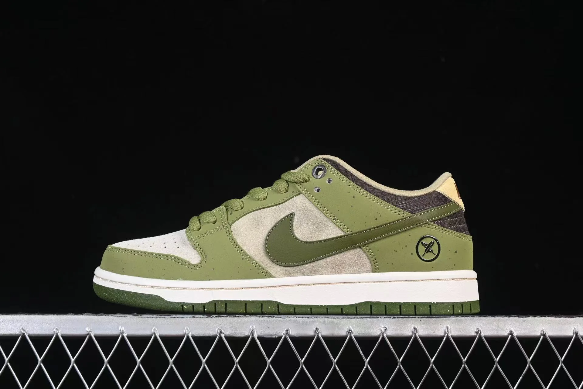 SB Dunk X Yuto Horigome Matcha - Image 5