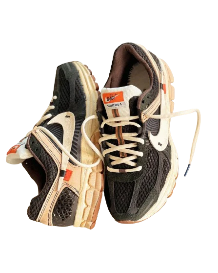 Vomero 5 x OW Black Customs