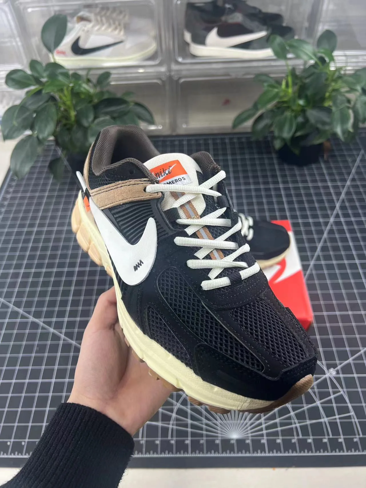 Vomero 5 x OW Black Customs - Image 3
