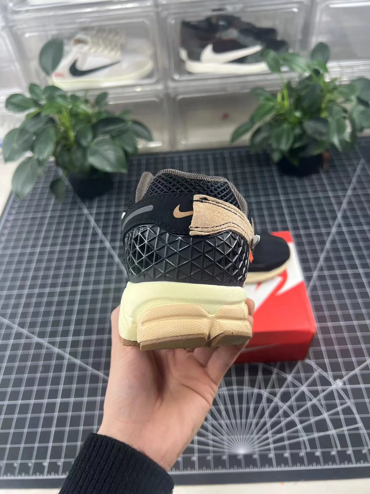 Vomero 5 x OW Black Customs - Image 5
