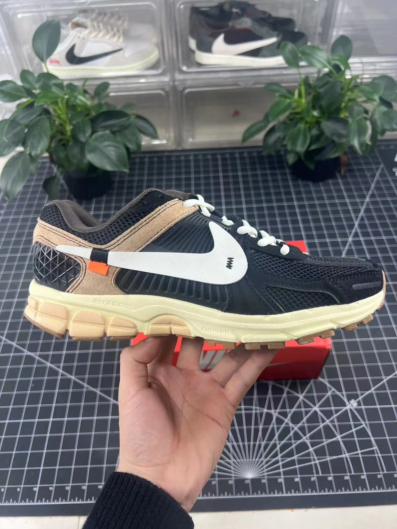 Vomero 5 x OW Black Customs - Image 6
