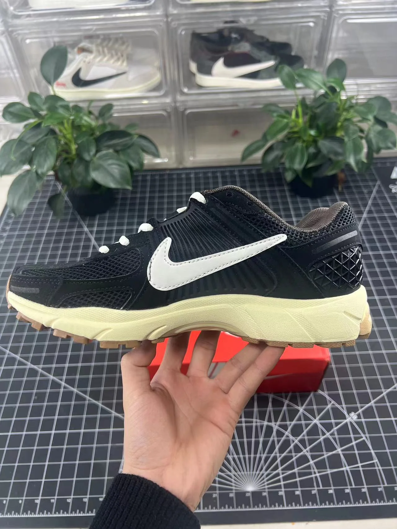 Vomero 5 x OW Black Customs - Image 7