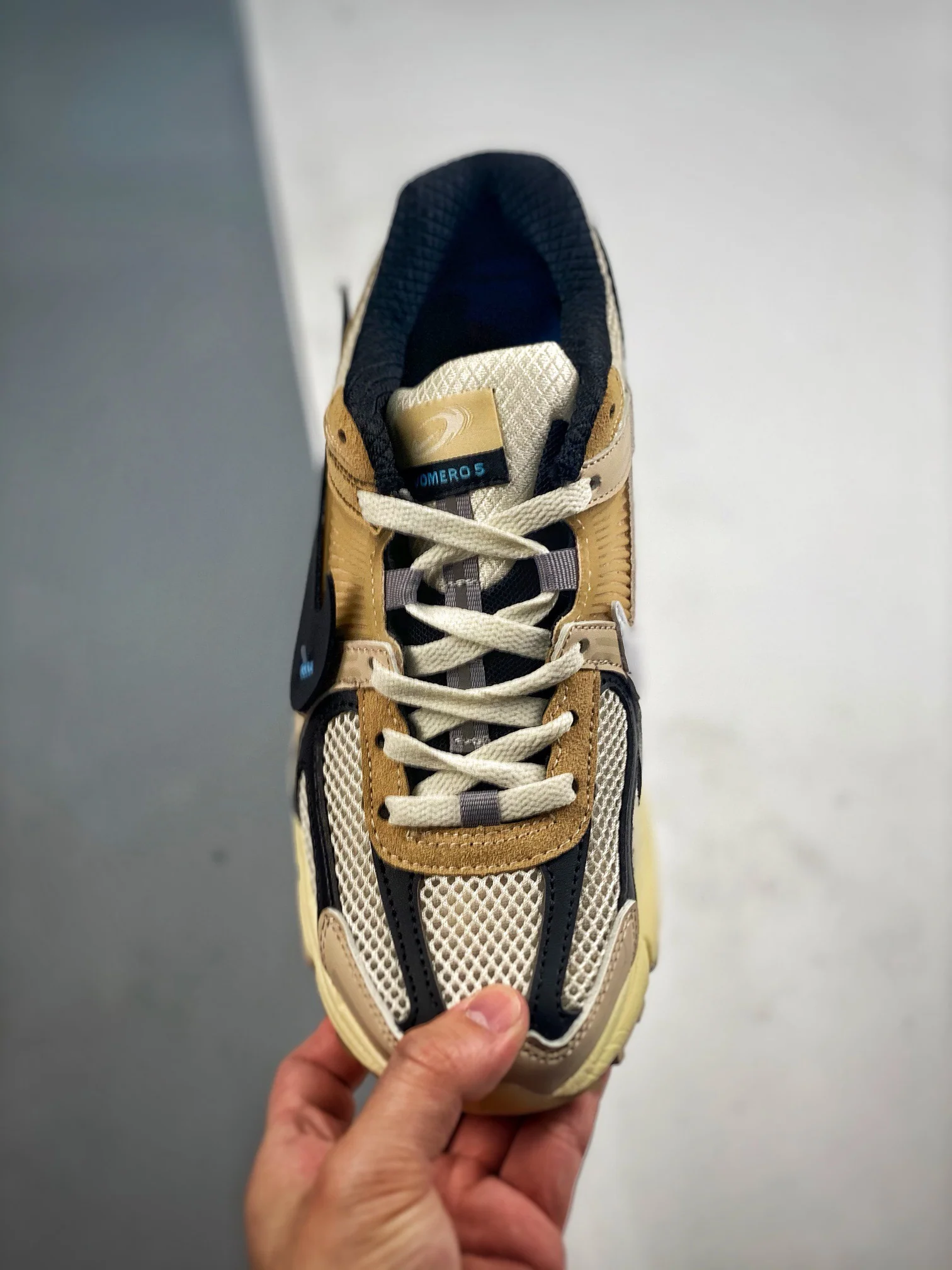 Vomero 5 x OW Sail Customs - Image 6