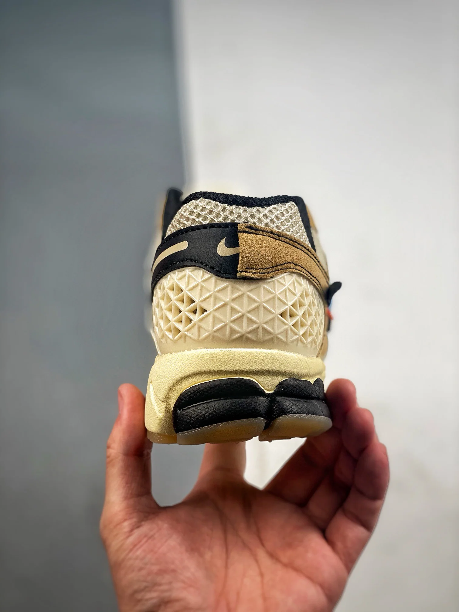 Vomero 5 x OW Sail Customs - Image 8