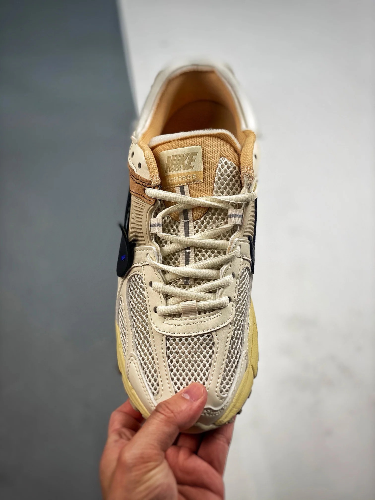 Vomero 5 x OW White Customs - Image 6