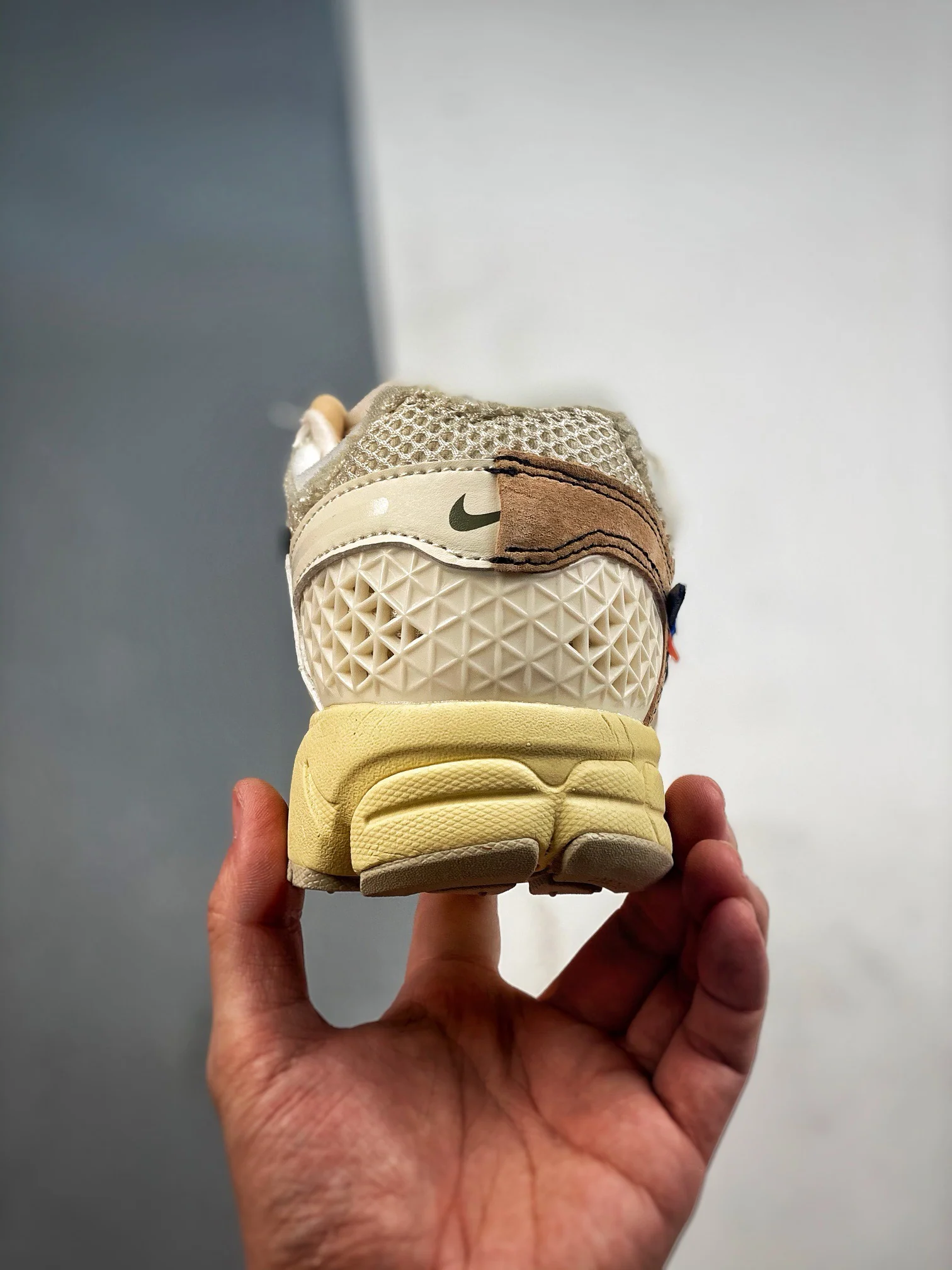 Vomero 5 x OW White Customs - Image 8