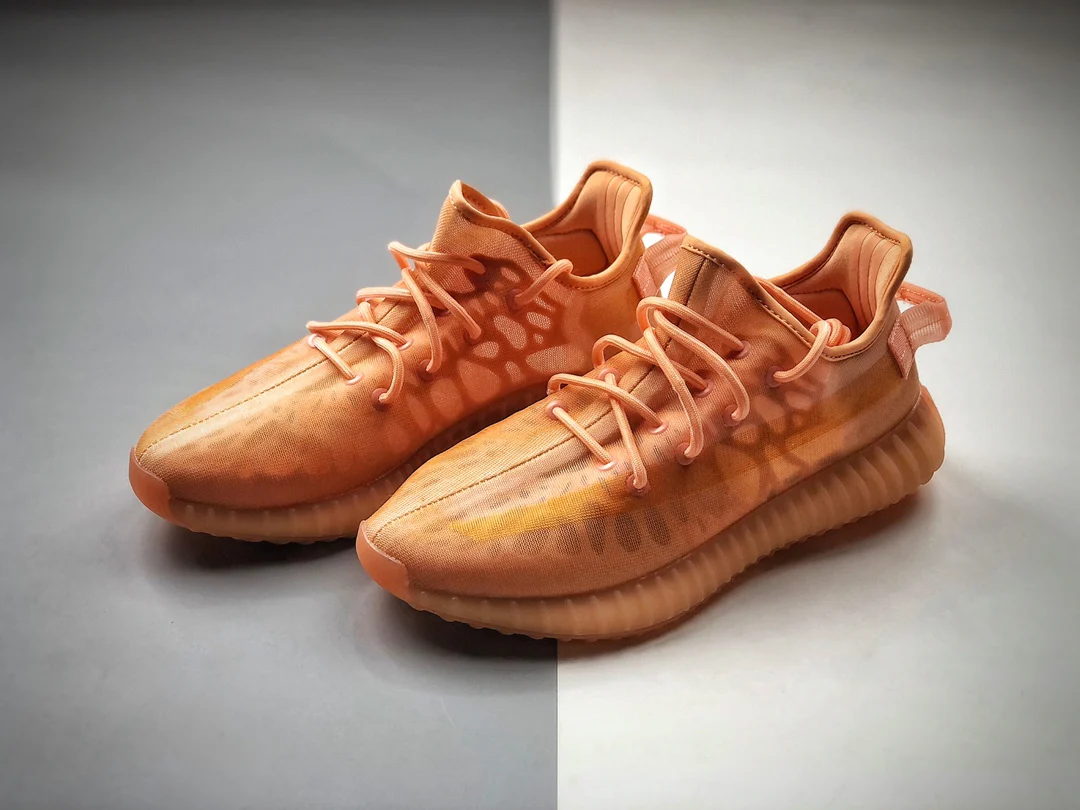 YZY 350 Mono Clay - Image 11