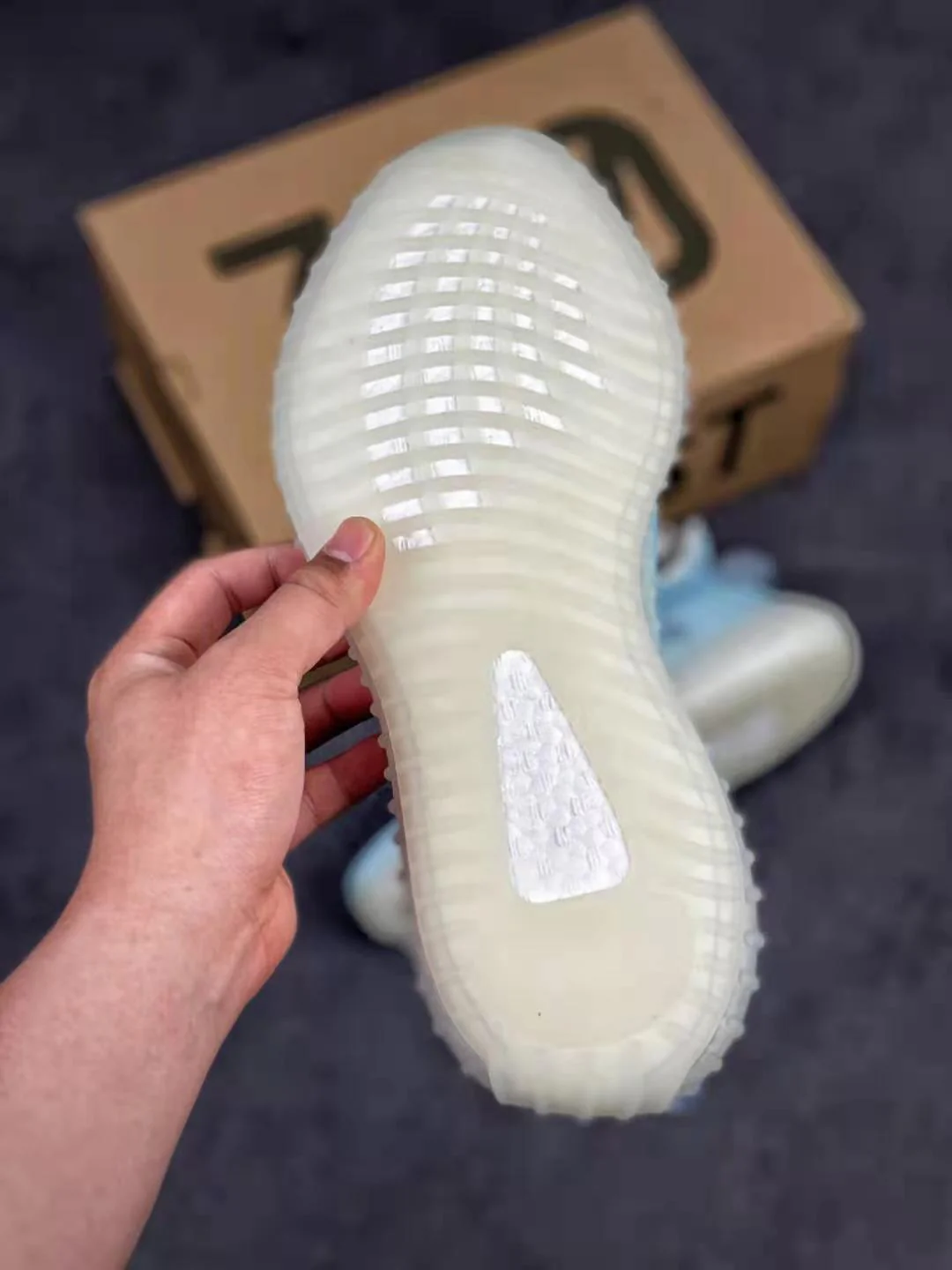 YZY 350 Mono Ice - Image 5
