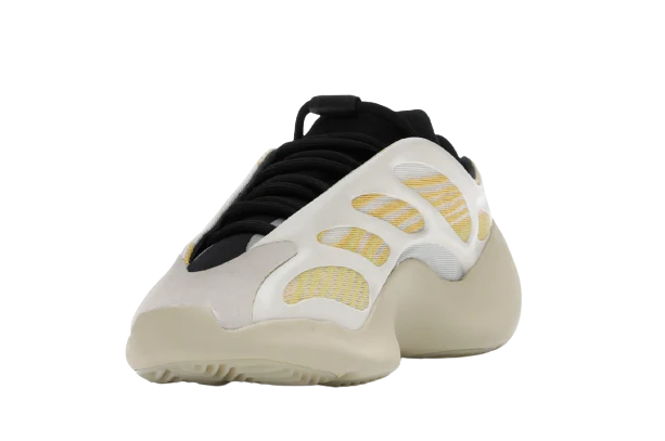 YZY 700 V3 Safflower - Image 4